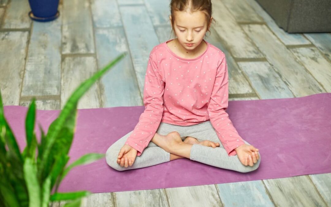 Stress nei bambini: aiutali a stare meglio con lo yoga